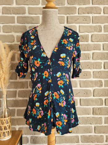 Blouse fleurie Zara féminine et en très bon état