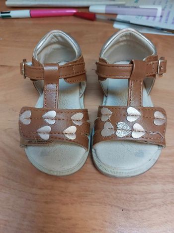 nue pied coeur marron