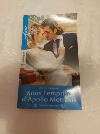 Livre Harlequin Sous l'emprise d'Apollon Metraxis