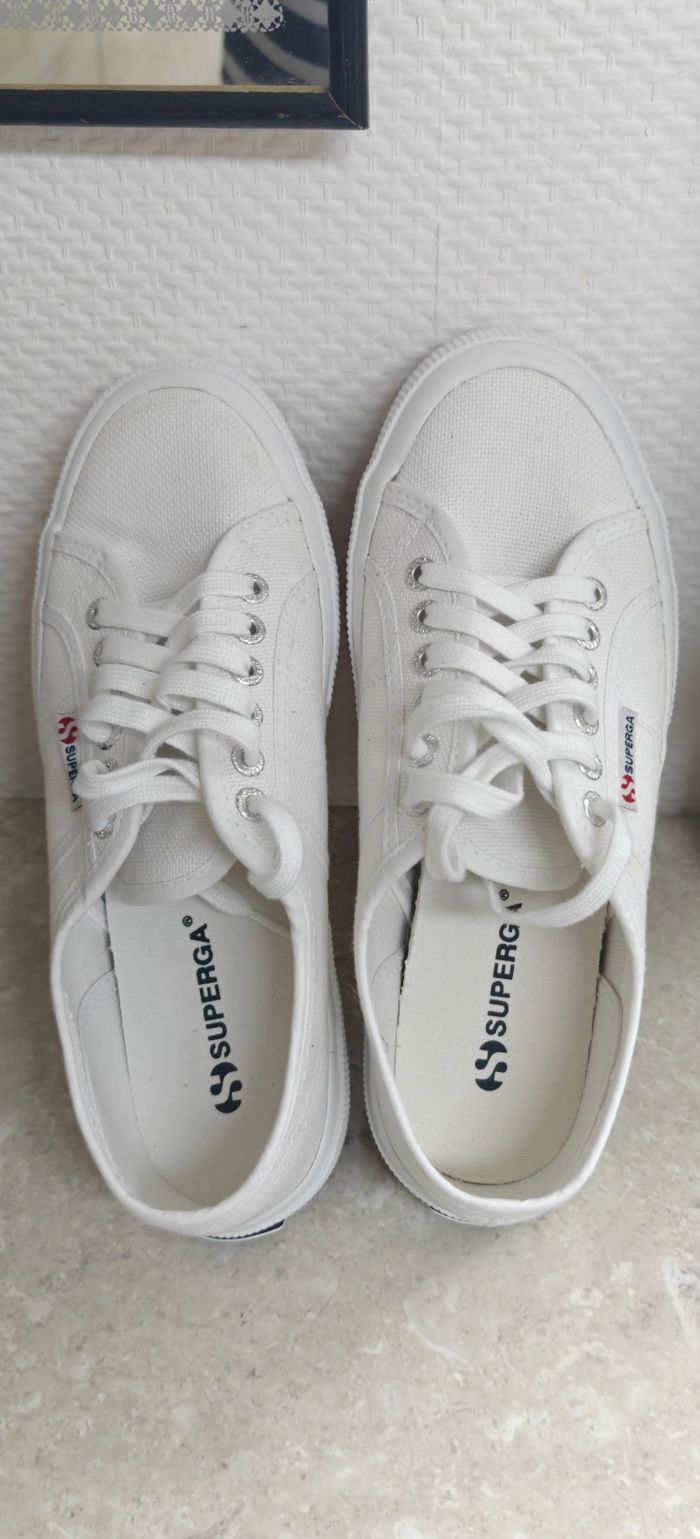 Sneakers Superga taille 39 neuve - photo numéro 2