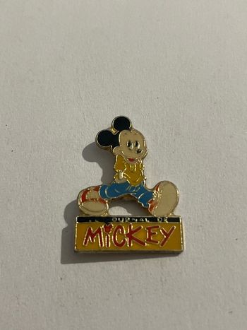 Pin's Disney le journal de Mickey