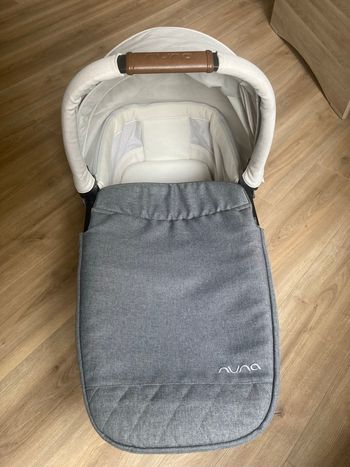 Nacelle Nuna Mixx Next + 4 draps housse