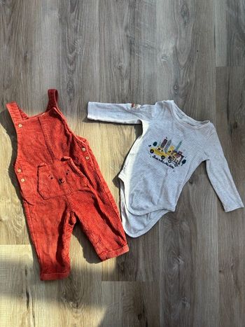 Ensemble salopette + body garçon taille 12 mois