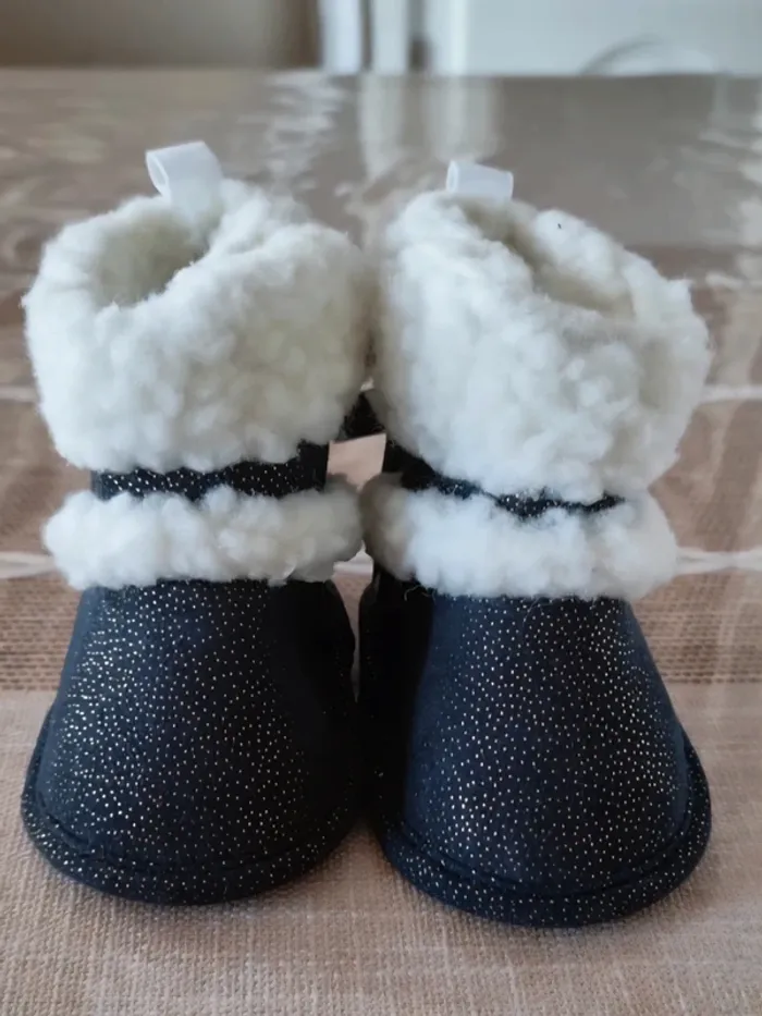 Bottines fourrées bébé bleues avec paillettes dorées 3-6 mois GEMO neuf - photo numéro 6