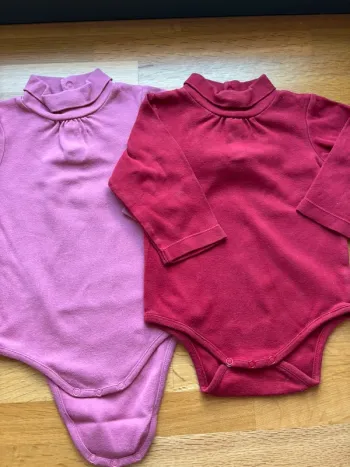 Lot 2 bodies col roulé Jacadi 12 mois fille