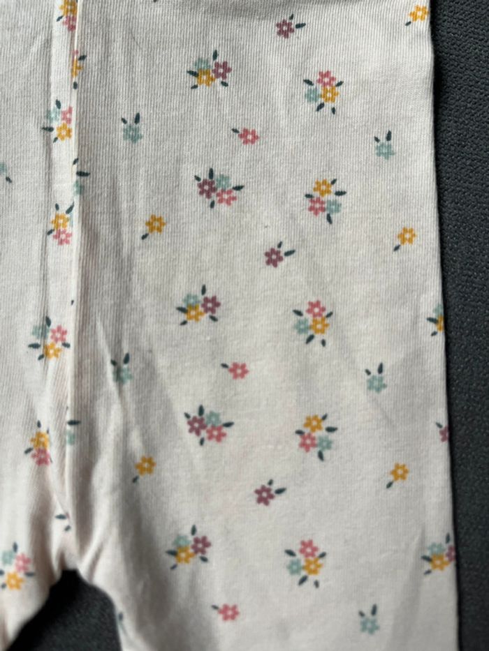 Legging fleuri neuf taille 6 mois - photo numéro 4