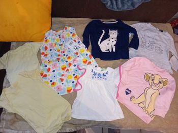 Lot vêtements fille 12 mois