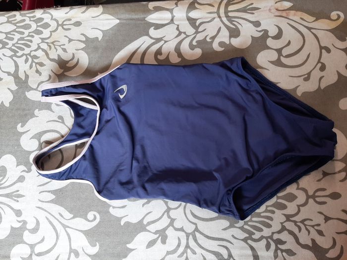 maillot de bain + bonnet et sac 5/6 ans - photo numéro 3
