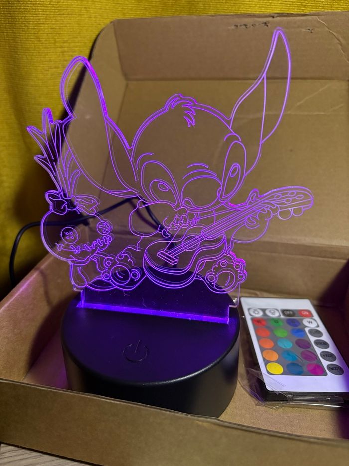 Veilleuse 3D Stitch qui change en 16 couleurs + télécommande ou interrupteur tactile NEUVE - photo numéro 2