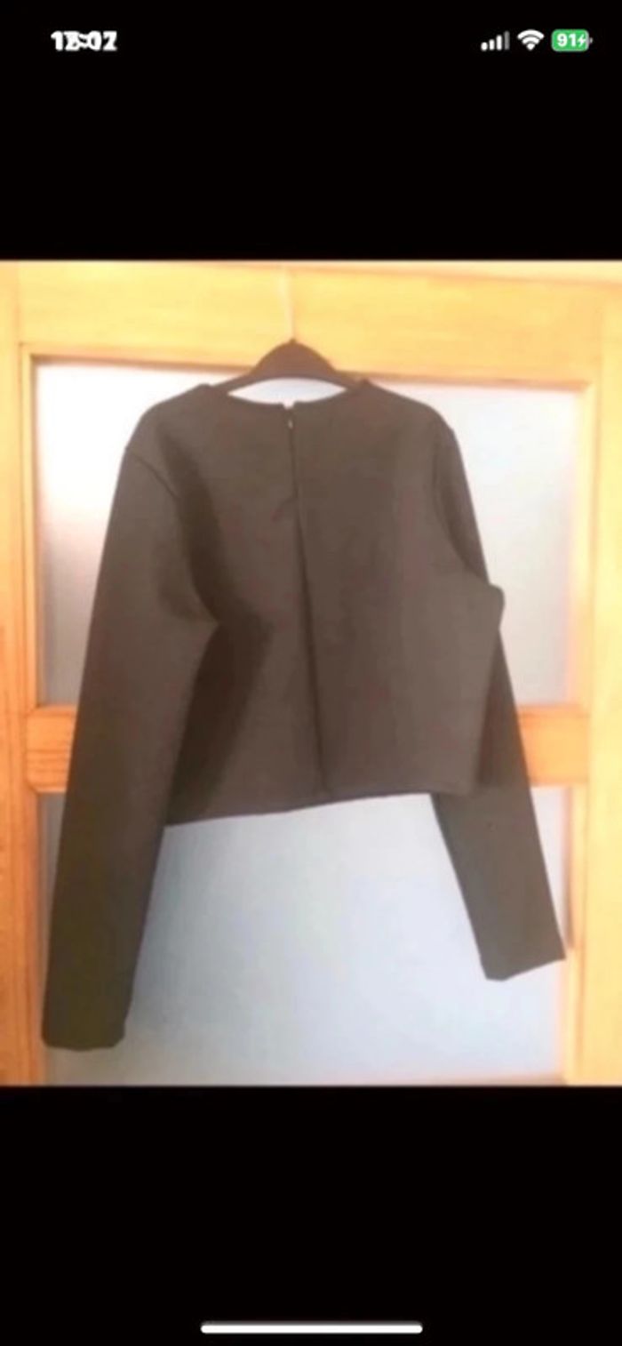 petit Haut noir tissu épais style Néoprène Zara taille xl - photo numéro 3