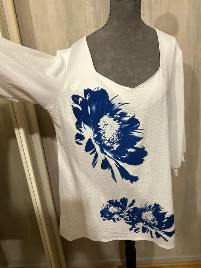 Tunique blanche et bleu - photo numéro 3