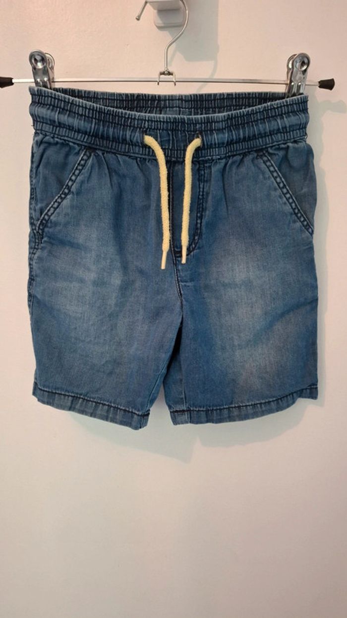 Short léger bleu clair 3-4 ans