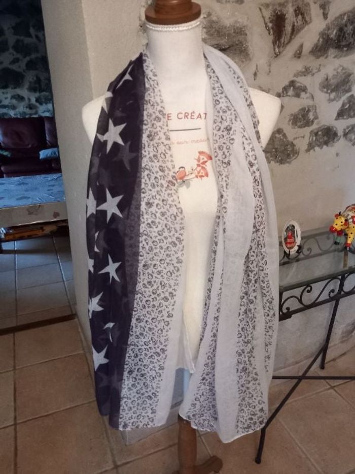 Écharpe 172x104 cm.