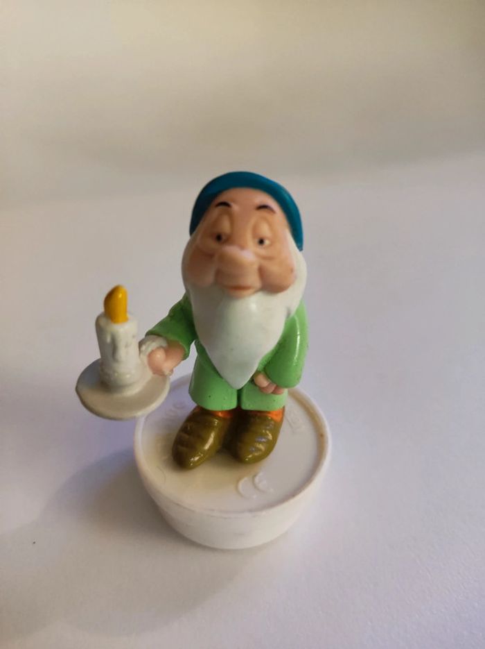 Lot 2 figurines nains atchoum dormeur Disney - photo numéro 7