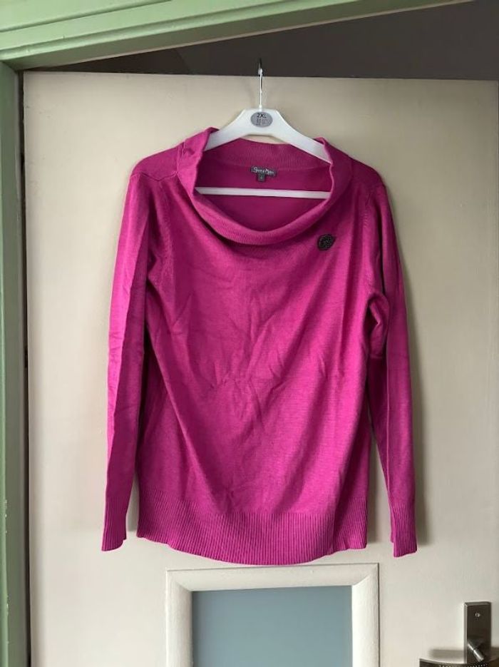 Pull col roulé rose