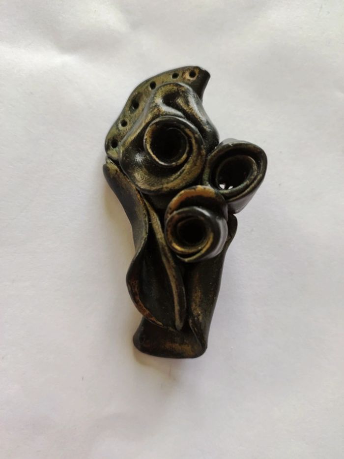 Broche en cuir - photo numéro 3