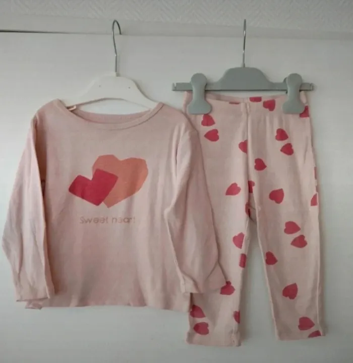 (c) pyjama rose/coeurs Kiabi 18mois - photo numéro 2