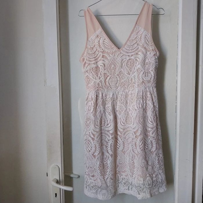 Magnifique robe dentelle taille S