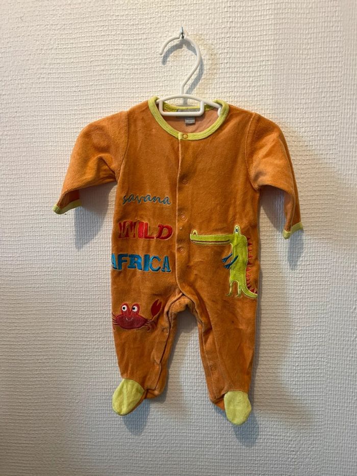 Pyjama 3 mois en bon état