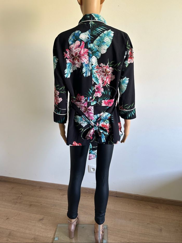 Veste légère noire et fleurie Morgan taille 40 jamais portée - photo numéro 6