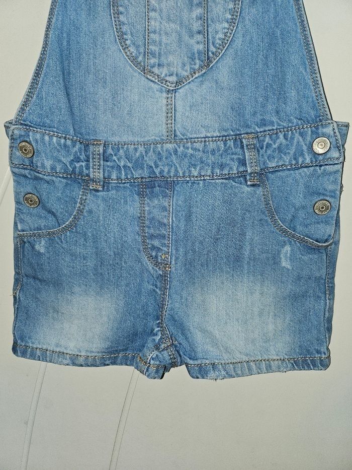 Salopette short Neuve 8 ans Kiabi - photo numéro 3