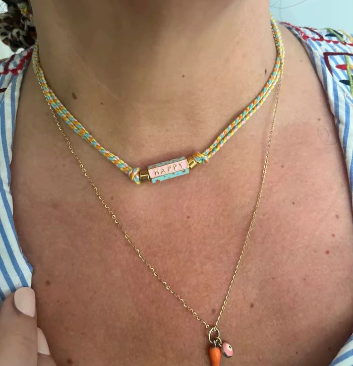 Collier ajustable coloré avec pendentif “Happy” - photo numéro 3