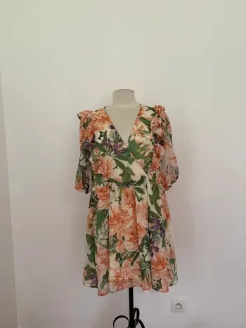 Superbe robe neuve fleurie H&M 🌸 M 38 40