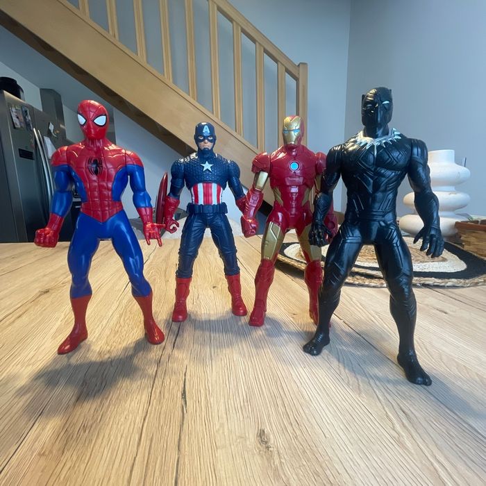 Lot de grande figurine MARVEL