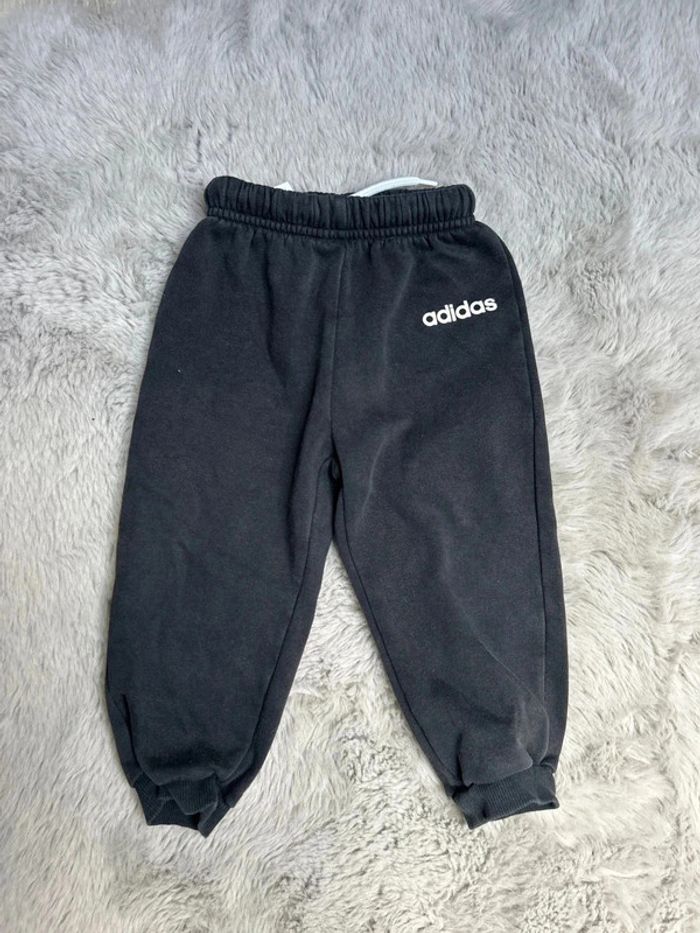 Jogging adidas noir taille 12-18 mois