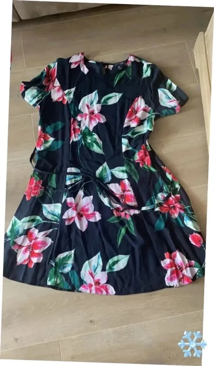 Robe d’été à 🌺 fleurs - photo numéro 3