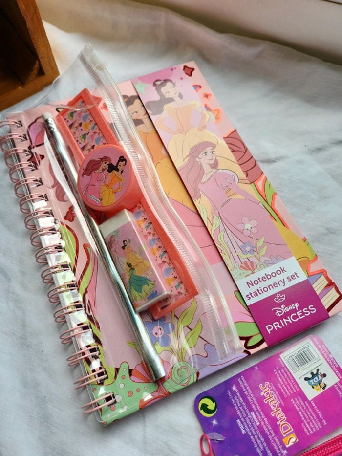 Carnet trousse papeterie princesses Disney - photo numéro 5
