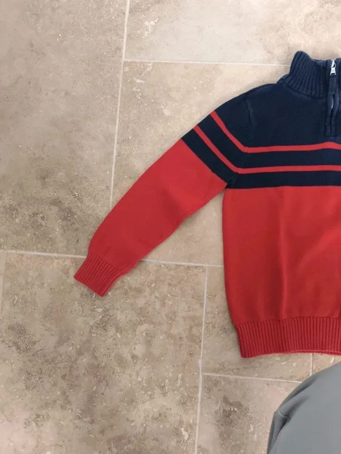 Pull Tommy Hilfiger 1/4 zippé excellent état rouge bleu marine M 8/10ans garçon ou fille - photo numéro 4