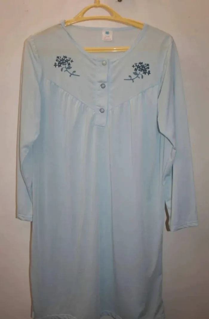 ensemble  chemise  de  nuit et  peignoir