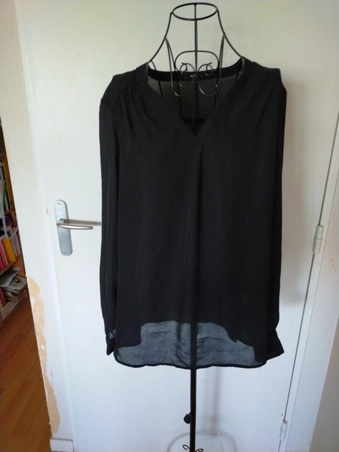 Jolie blouse transparente et bon état - photo numéro 4