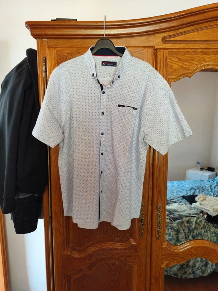 Chemise a motif