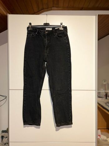 Jean mom noir Bershka – taille 40 – très bon état