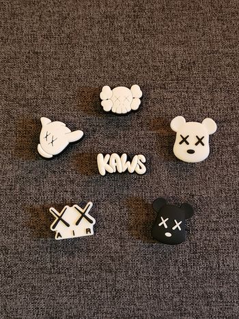 Jibbitz/PinsCrocs/Charms