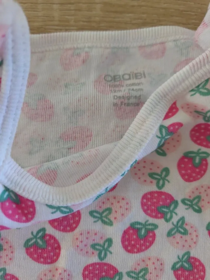 2 Body débardeur fraise 12 mois - photo numéro 2
