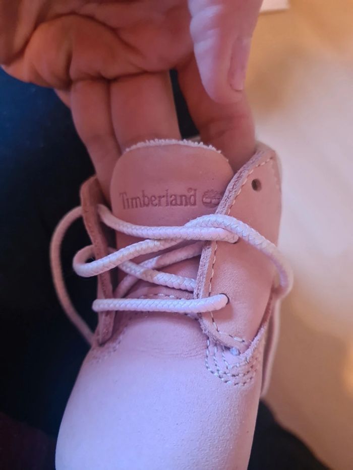 Petite chaussure Timberland taille17 - photo numéro 2