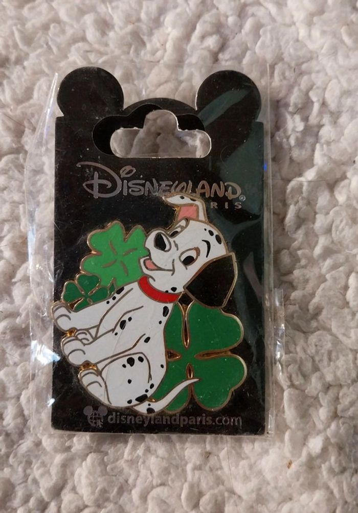 Pins Disney st patrick trèfle a 4 feuilles