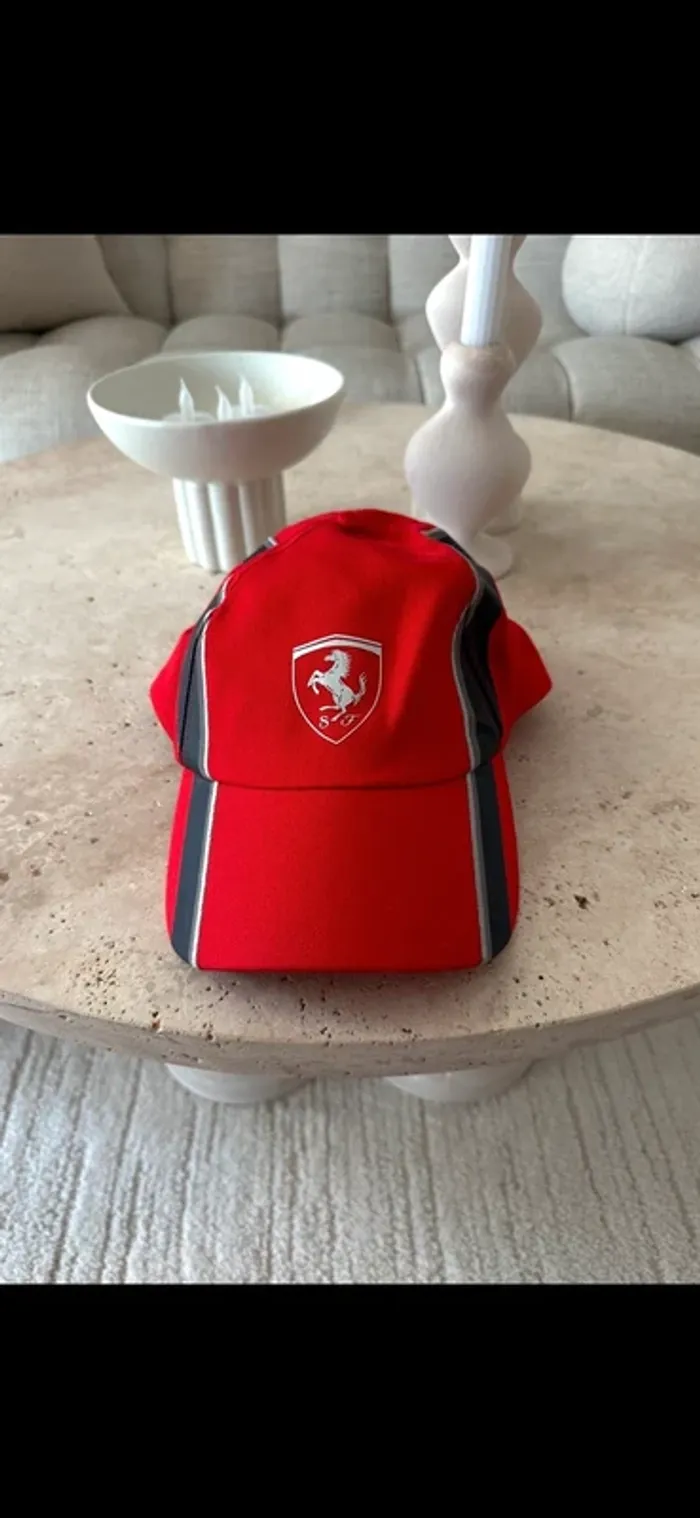 Casquette Ferrari