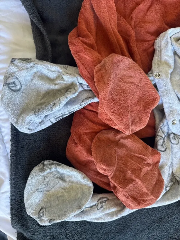 Lot de 2 Pyjama Kiabi 24 mois - photo numéro 4