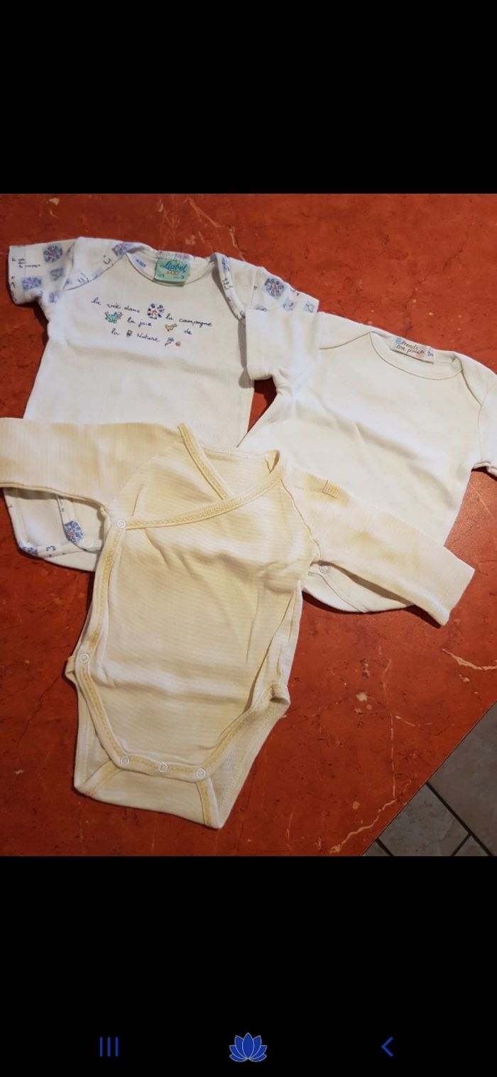 Lot de 3 bodies bébé taille 3 mois