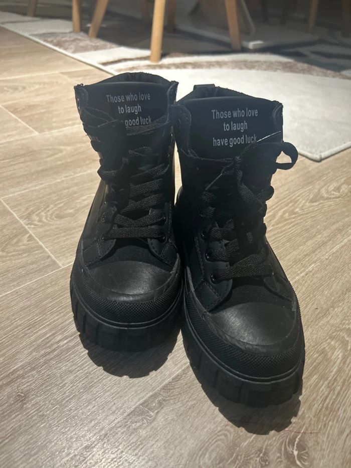 Chaussures montantes