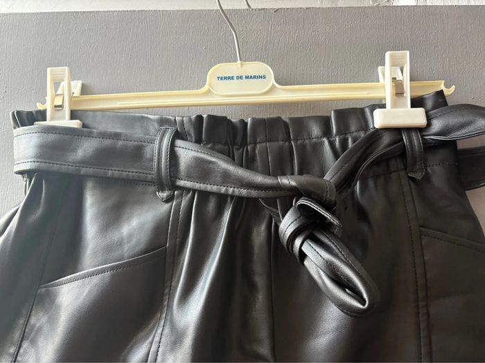 Short en similicuir - photo numéro 3