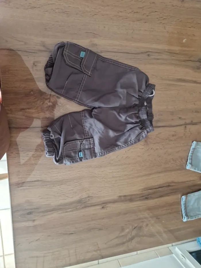 Lot - 3 pantalons + 1 veste - 12 mois - photo numéro 2