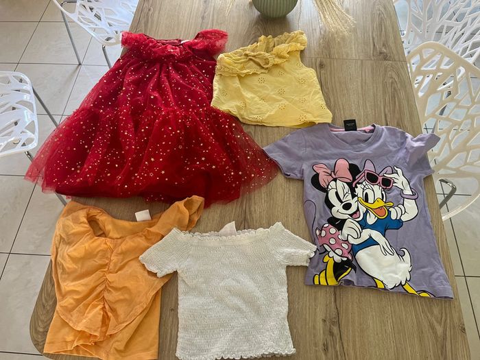 Lot 5 vêtements fille 6-7 ans en très bon état