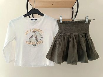 5 ans ensemble teeshirt Okaïdi et jupe tape a l'oeil