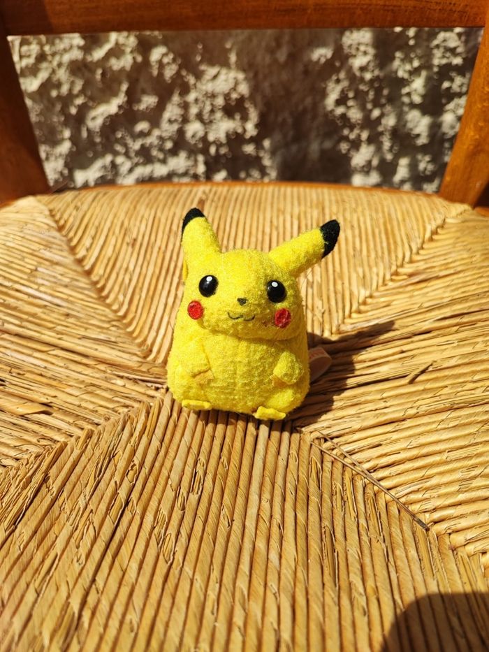Peluche doudou vintage Pikachu pokémon A - photo numéro 10