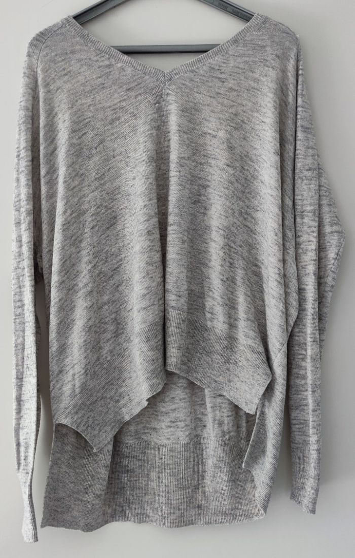 Pull à manches longues marque Mango taille L couleur gris pour femme, très bon état